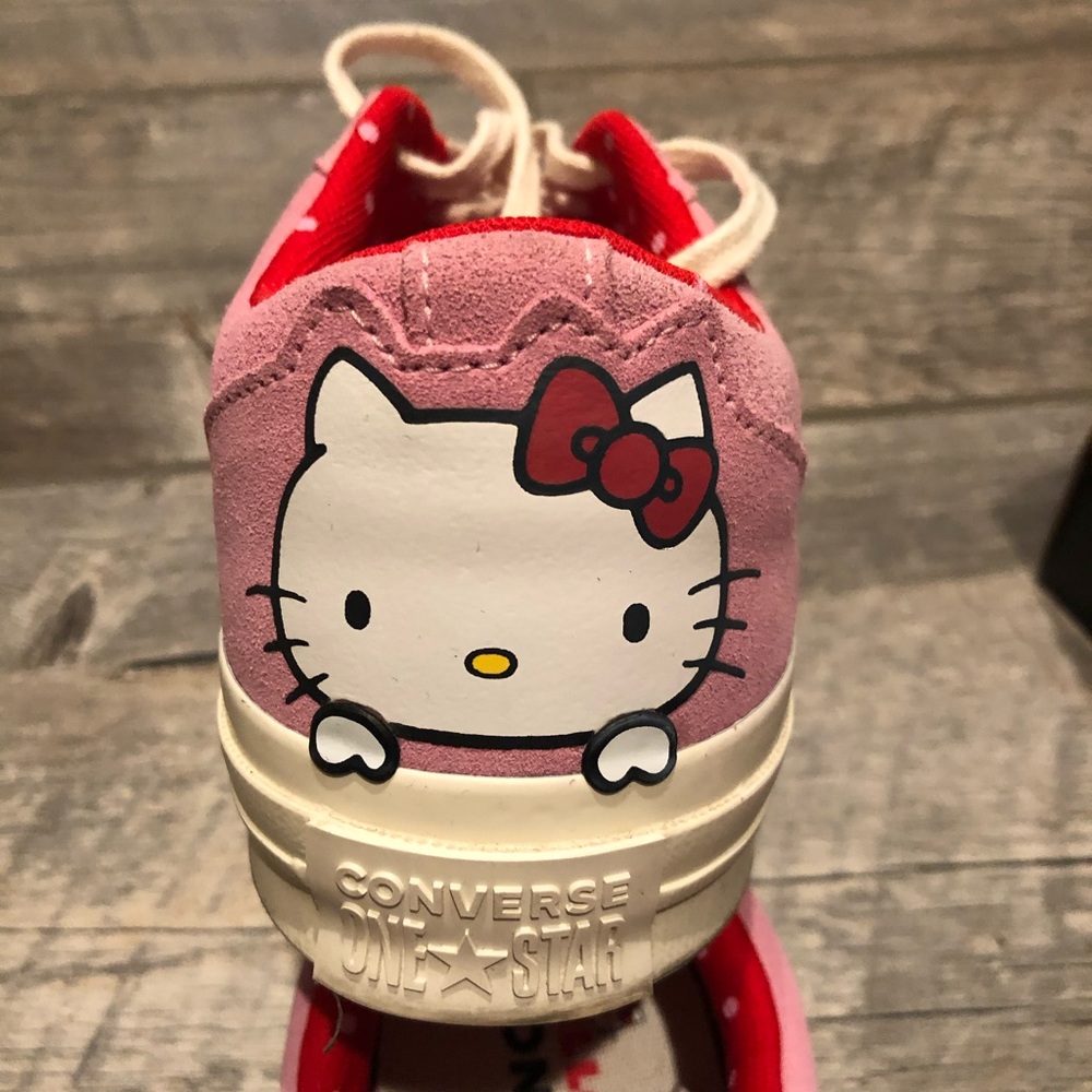 Hello Kitty Comverse